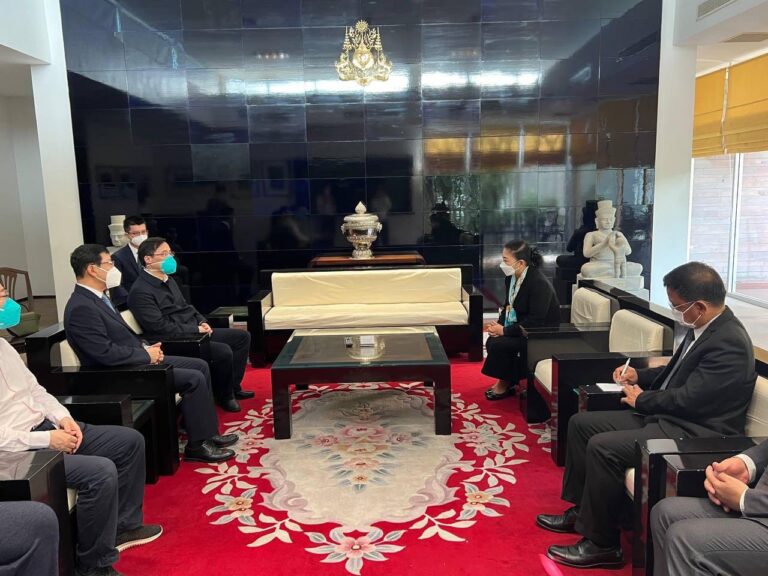 គណៈប្រតិភូជាន់ខ្ពស់សាធារណរដ្ឋប្រជាមានិតចិន បានដឹកនាំក្រុមអ្នកវេជ្ជសាស្ត្របុរាណចិនមកទស្សនកិច្ចផ្លូវការនៅកម្ពុជា