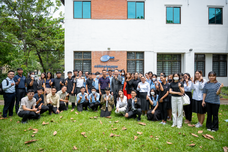 ក្រុមការងារផ្នែកទំនាក់ទំនងរបស់ ក្រុមហ៊ុន ព្រីនស៍ ហូលឌីង គ្រុប  បានរៀបចំបទបង្ហាញផ្លូវអាជីព និងកម្មសិក្សានៅដេប៉ាតឺម៉ង់ប្រព័ន្ធផ្សព្វផ្សាយ និងសារគមនាគមន៍